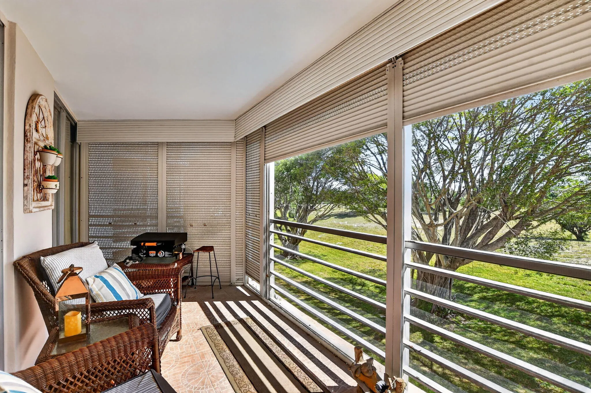 Private & peaceful oasis, have your morning coffee or unwind from your day