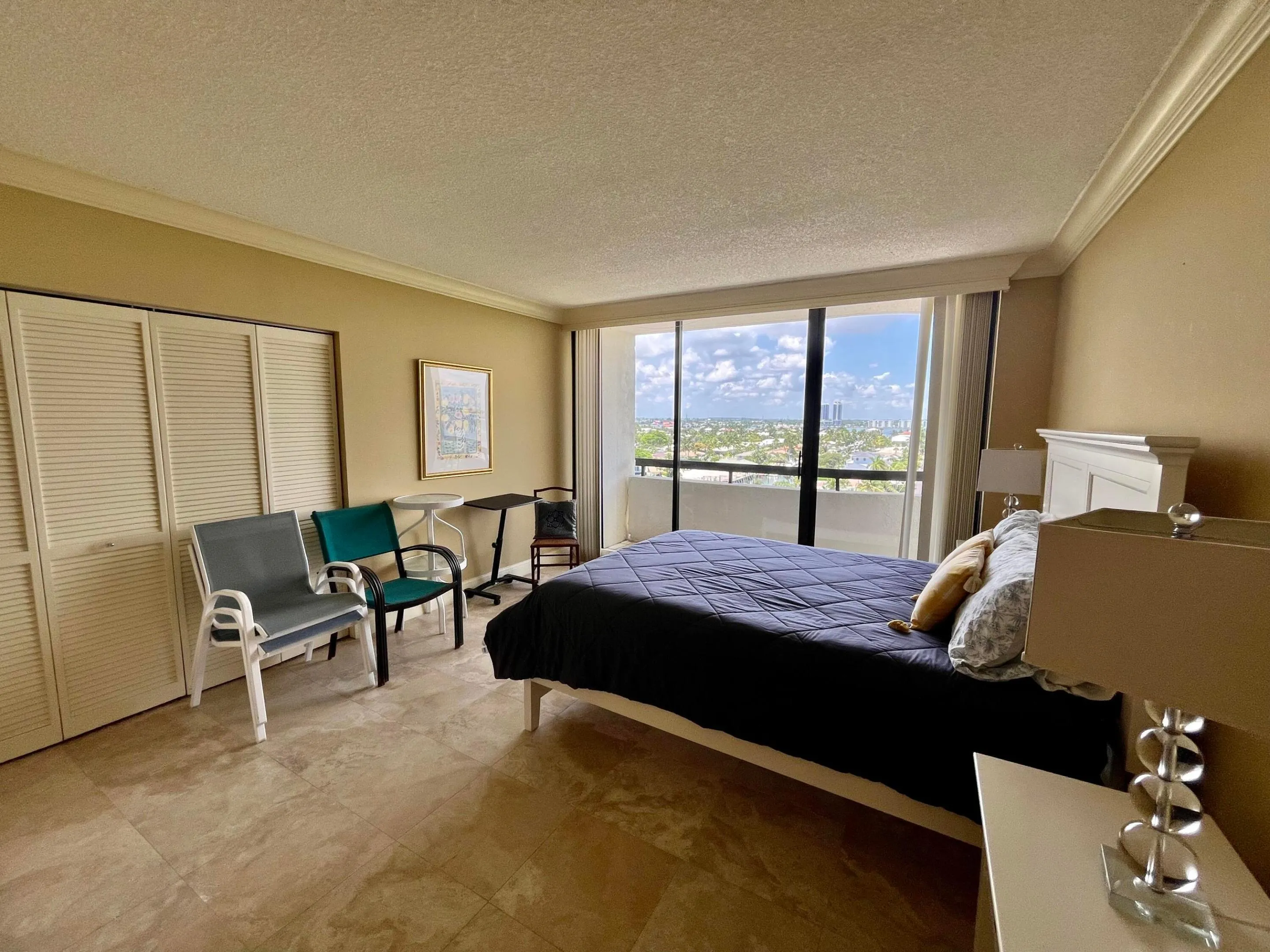 Guest bedroom 2