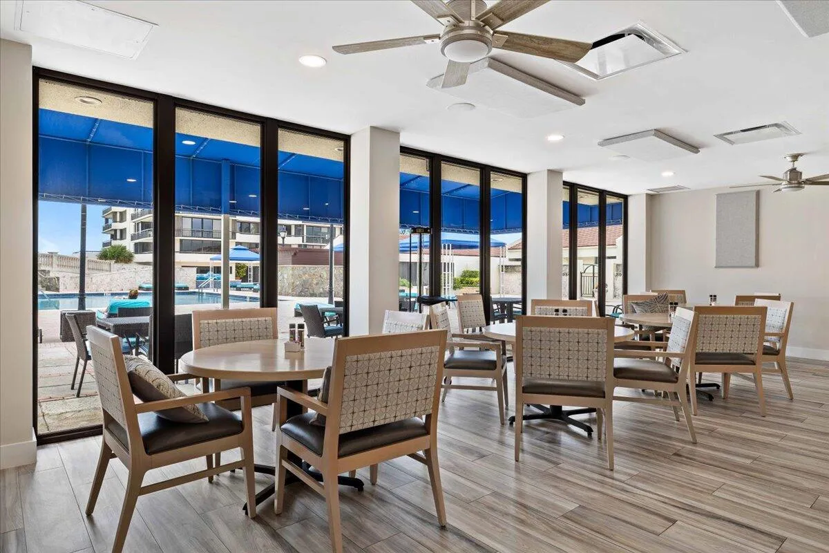 Poolside Restaurant