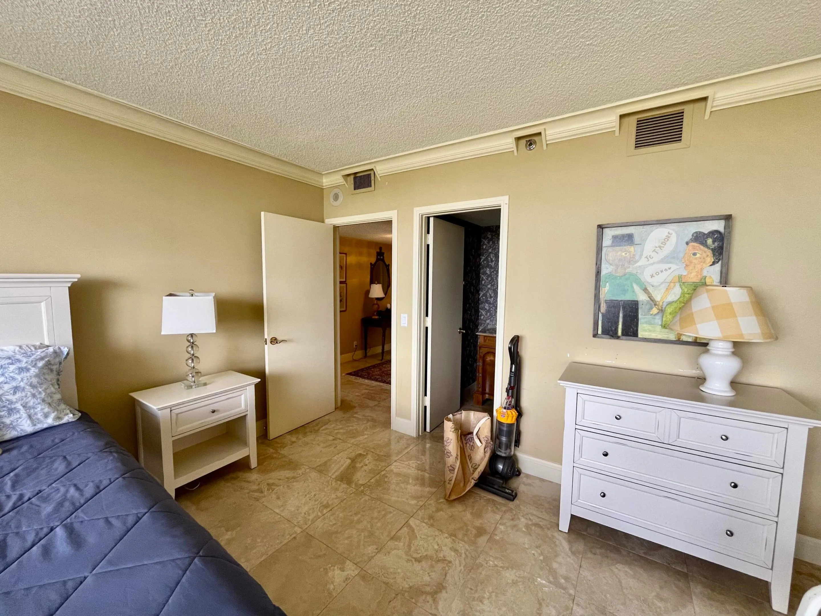 Guest bedroom 2