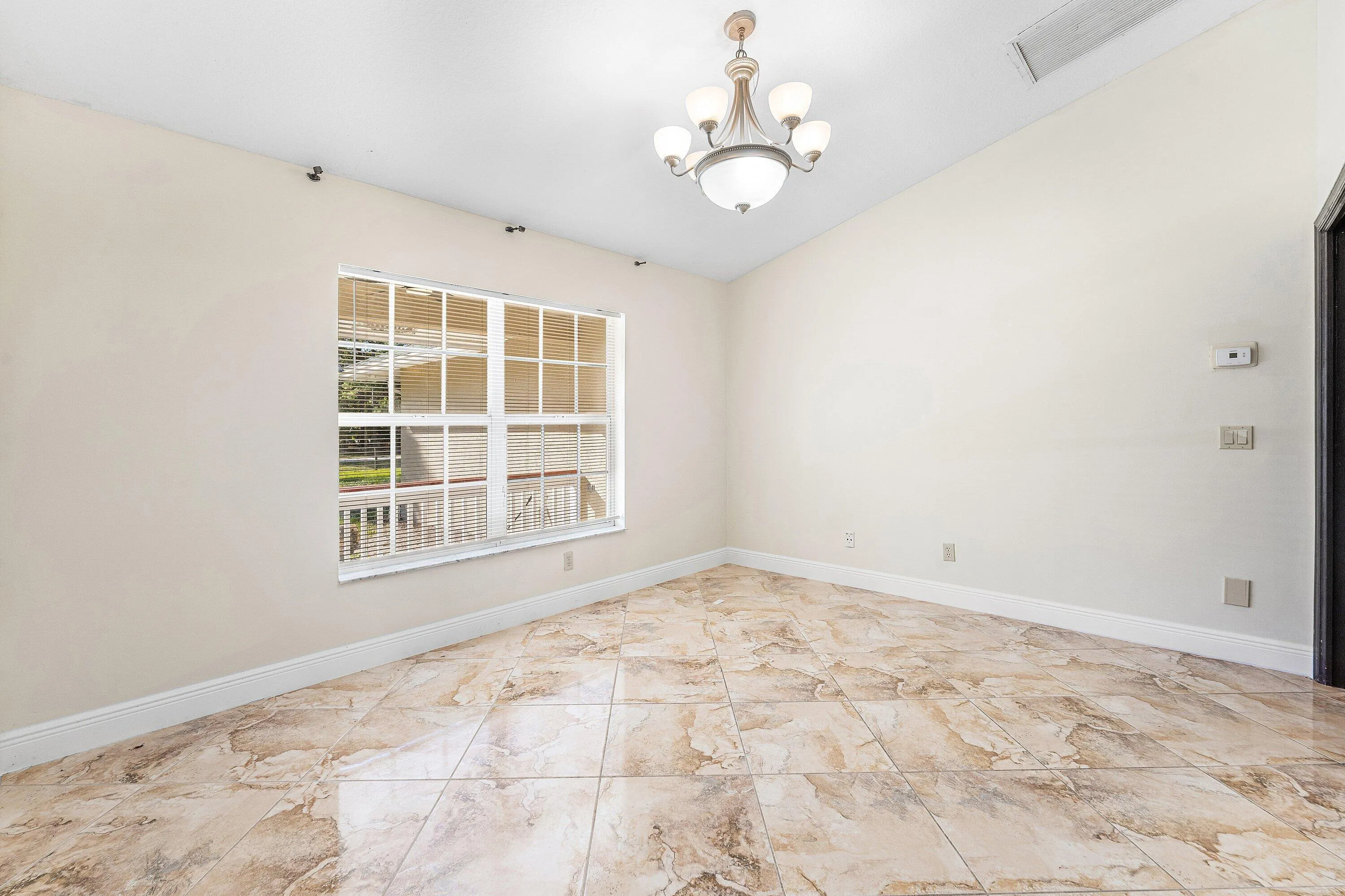 DINNING ROOM