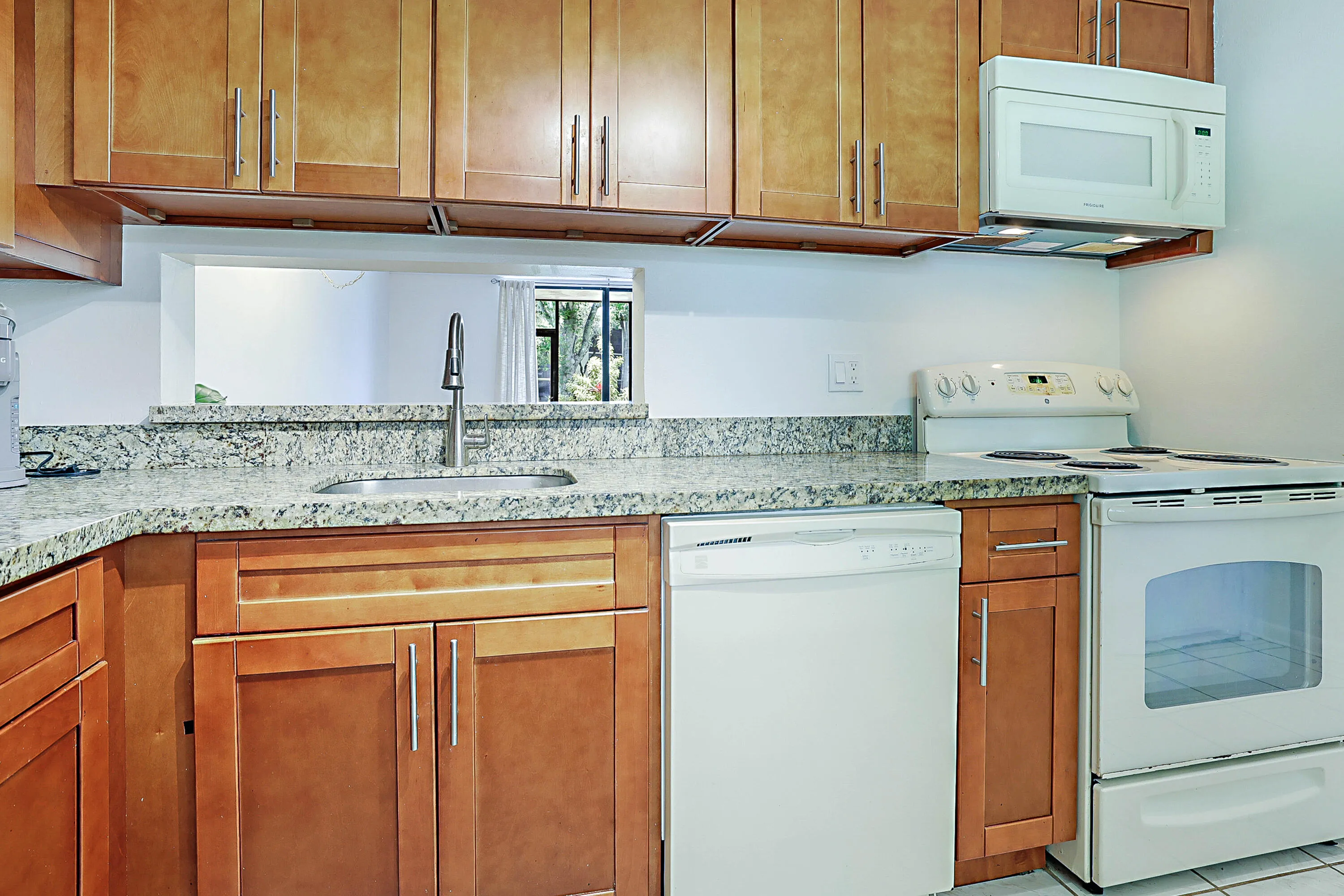 5160 Las Verdes Circle APT 117 -9