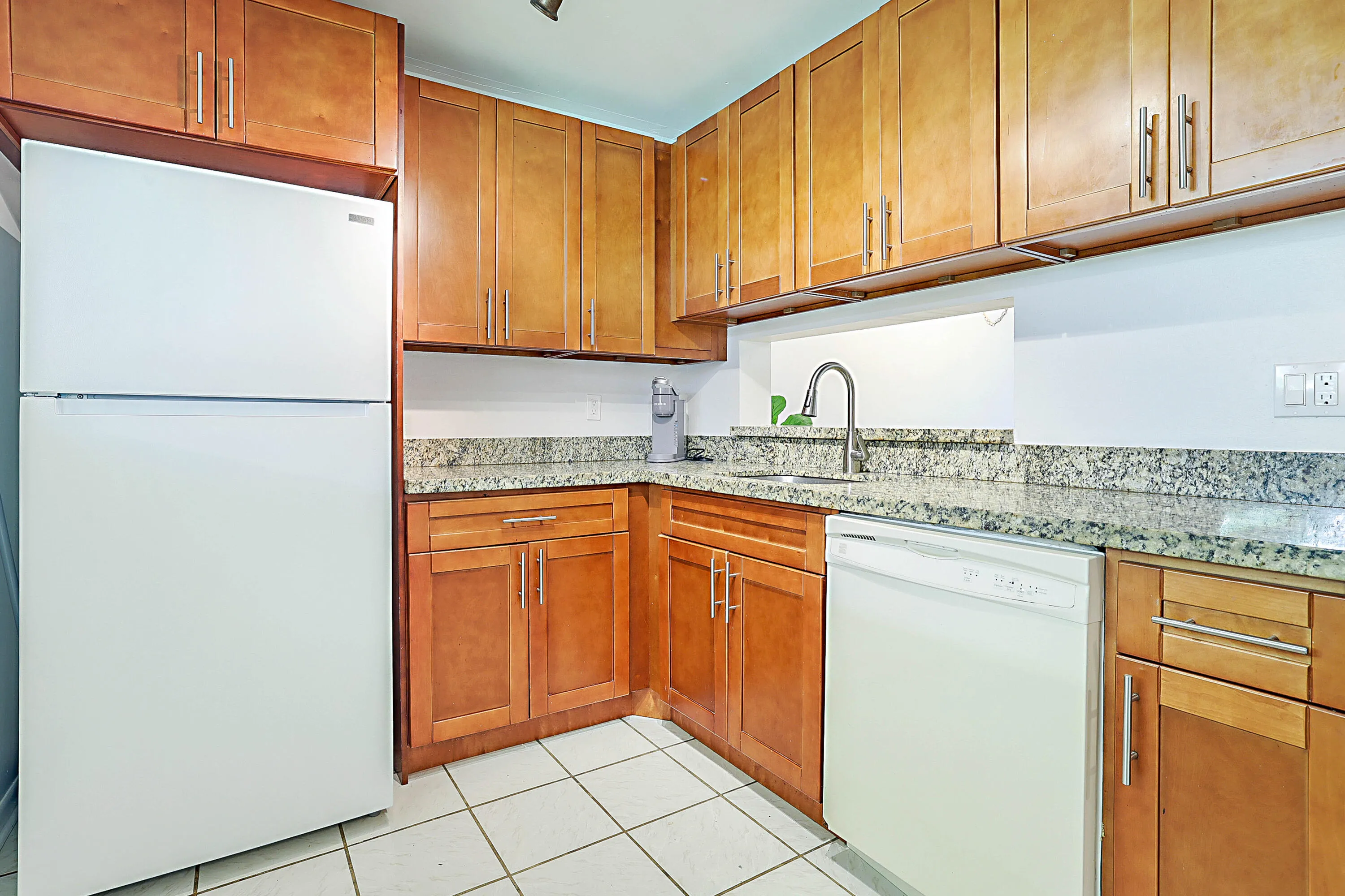 5160 Las Verdes Circle APT 117 -8