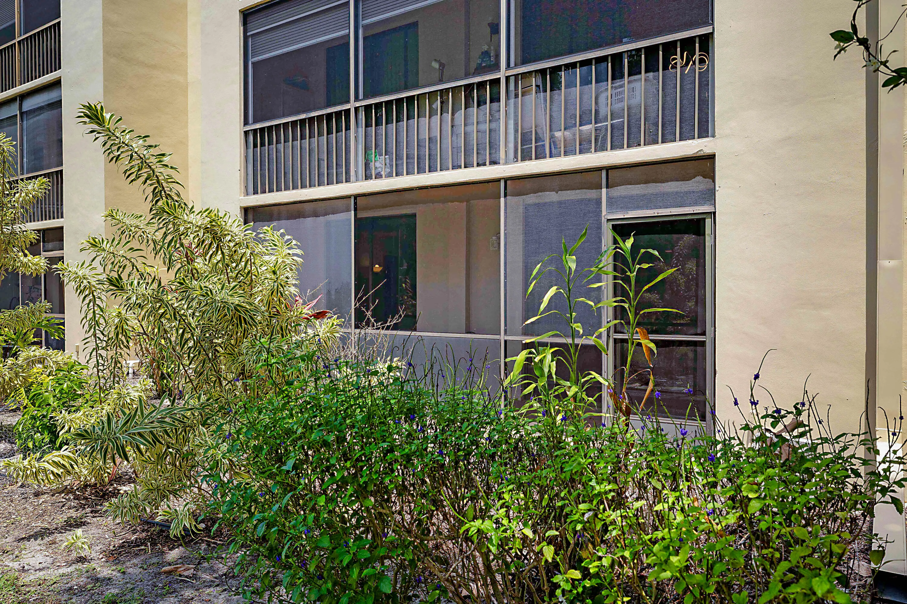 5160 Las Verdes Circle APT 117 -23