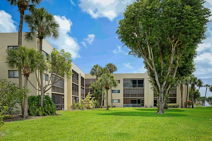5160 Las Verdes Circle APT 117 -1