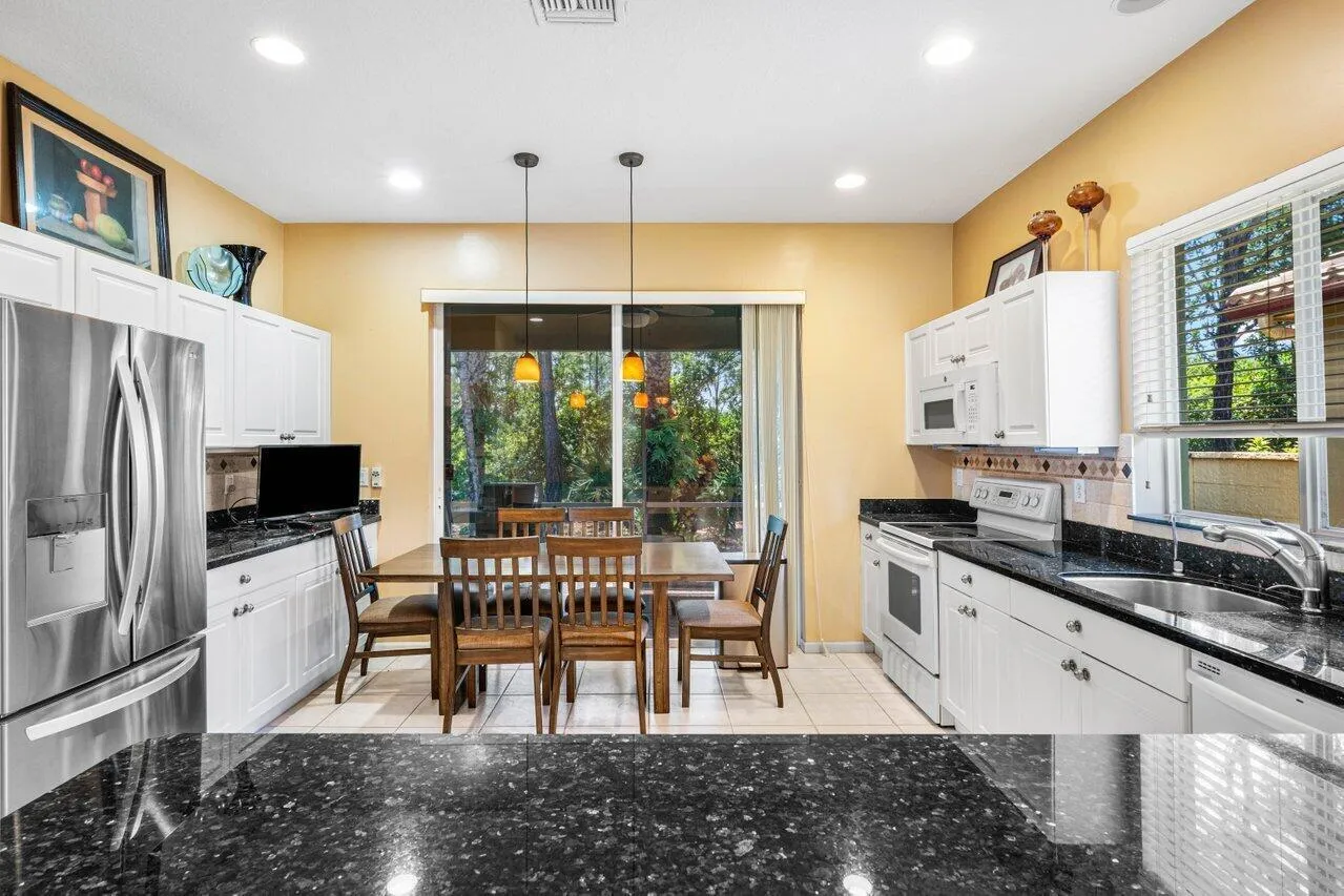 012-8192BrindisiLane-BoyntonBeach-FL-334