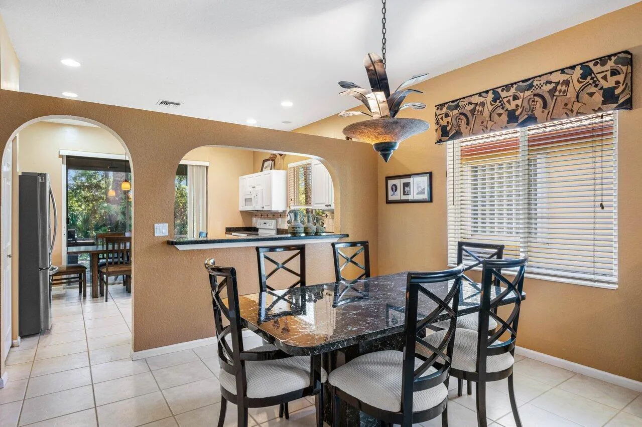 010-8192BrindisiLane-BoyntonBeach-FL-334