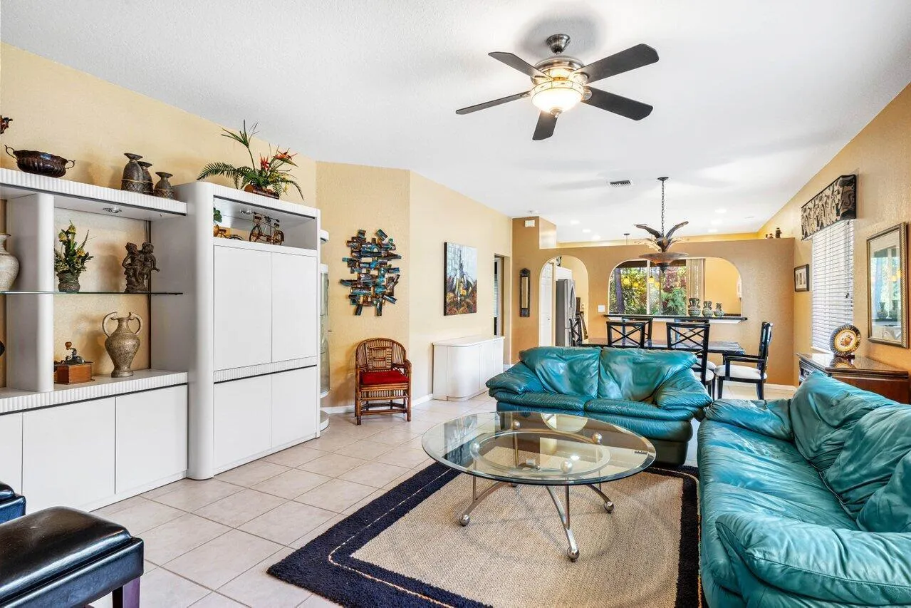 007-8192BrindisiLane-BoyntonBeach-FL-334