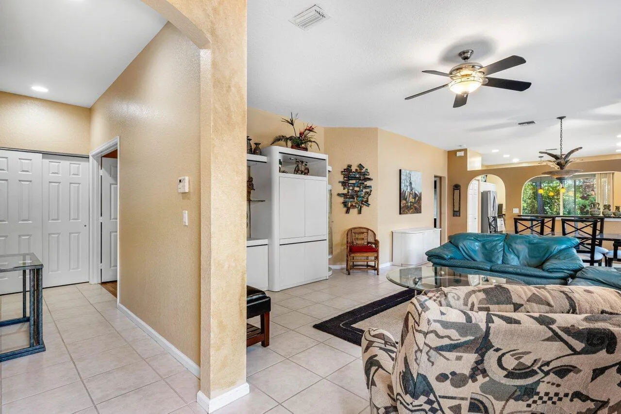 006-8192BrindisiLane-BoyntonBeach-FL-334