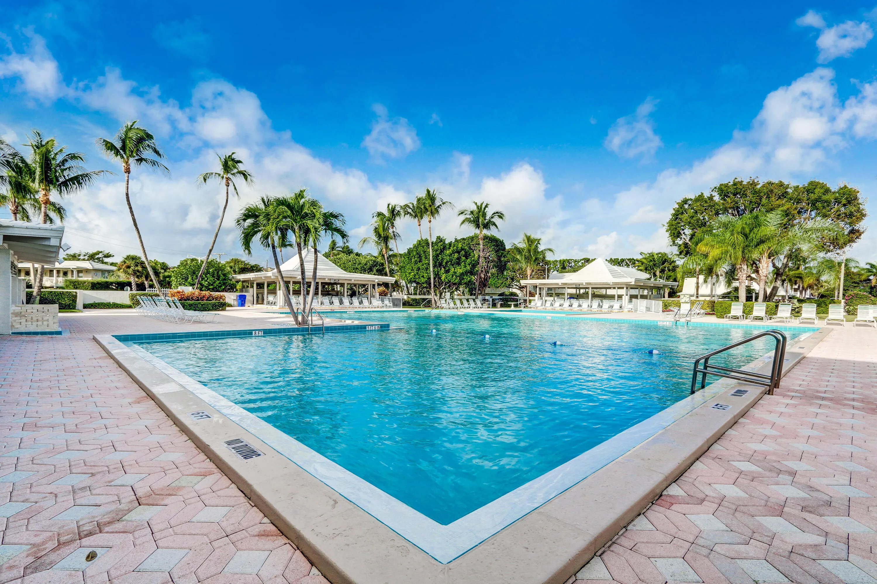 Sugar Sands Pool