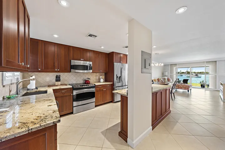 Open~Kitchen