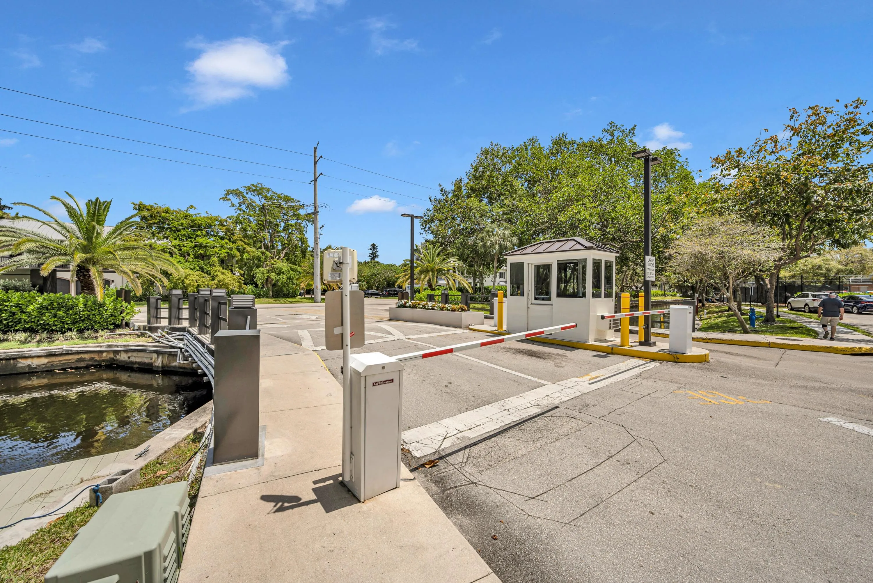 1000 RIVER REACH DR #505-41