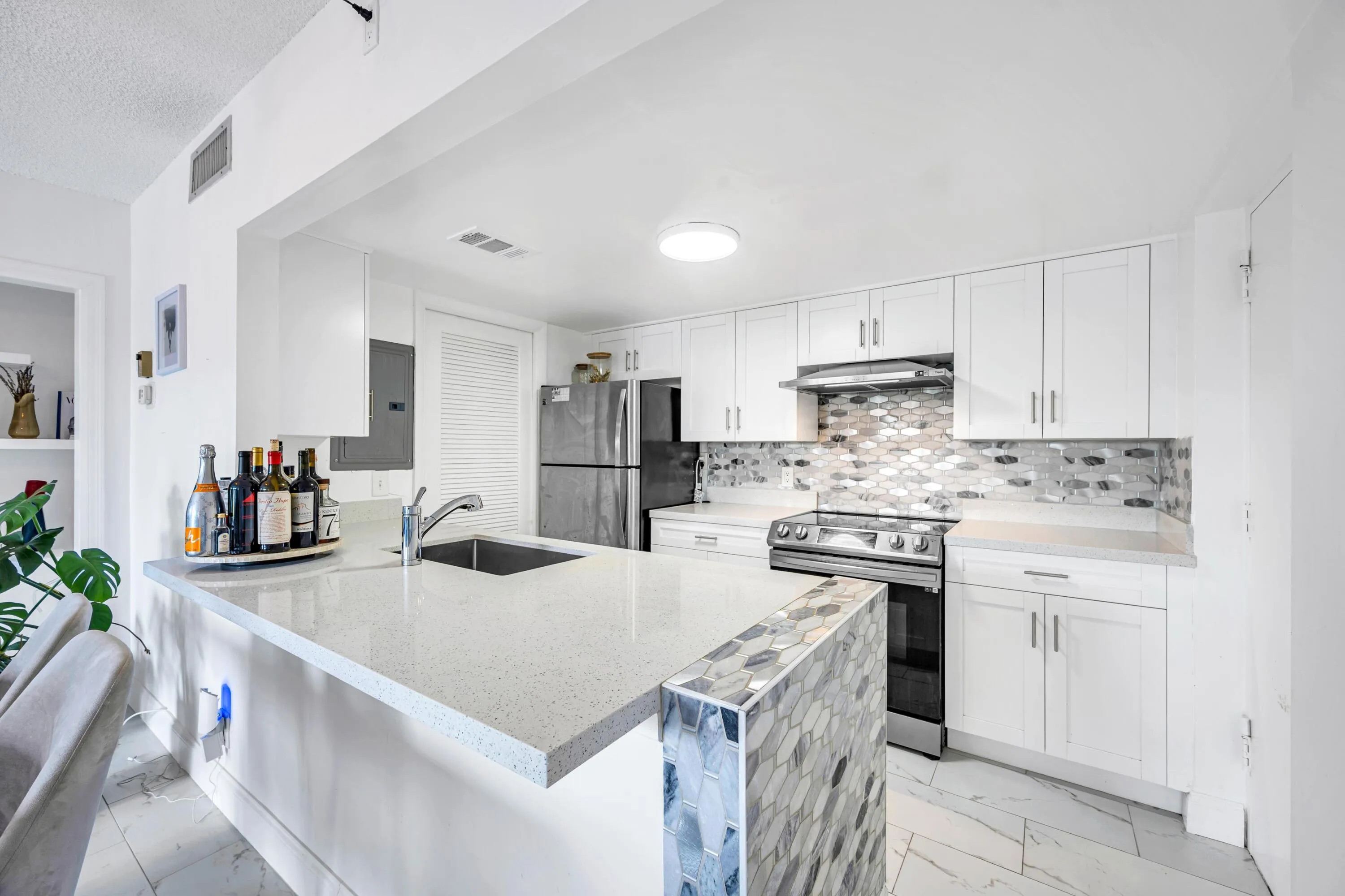 1000 RIVER REACH DR #505-21