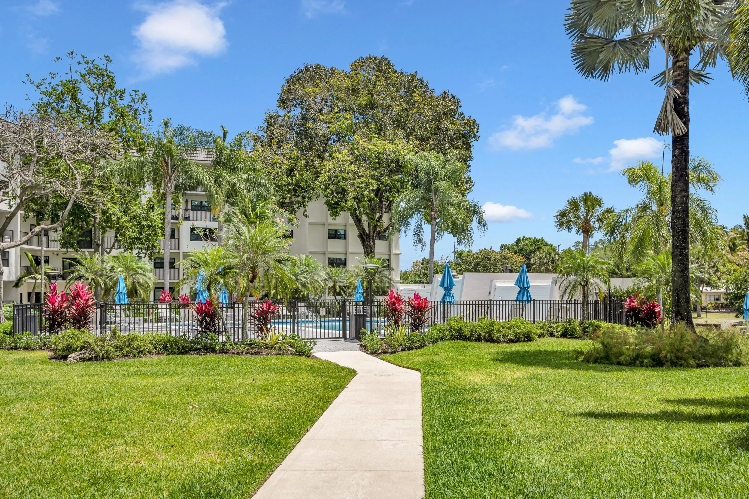 1000 RIVER REACH DR #505-35