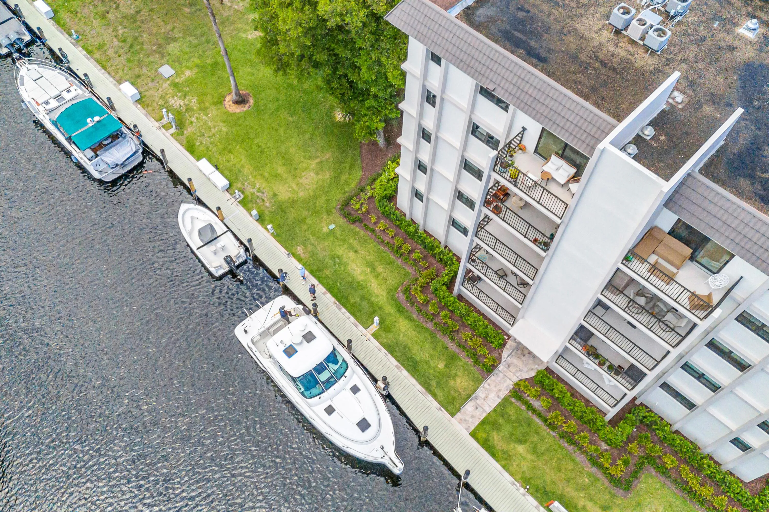 1000 RIVER REACH DR #505-49