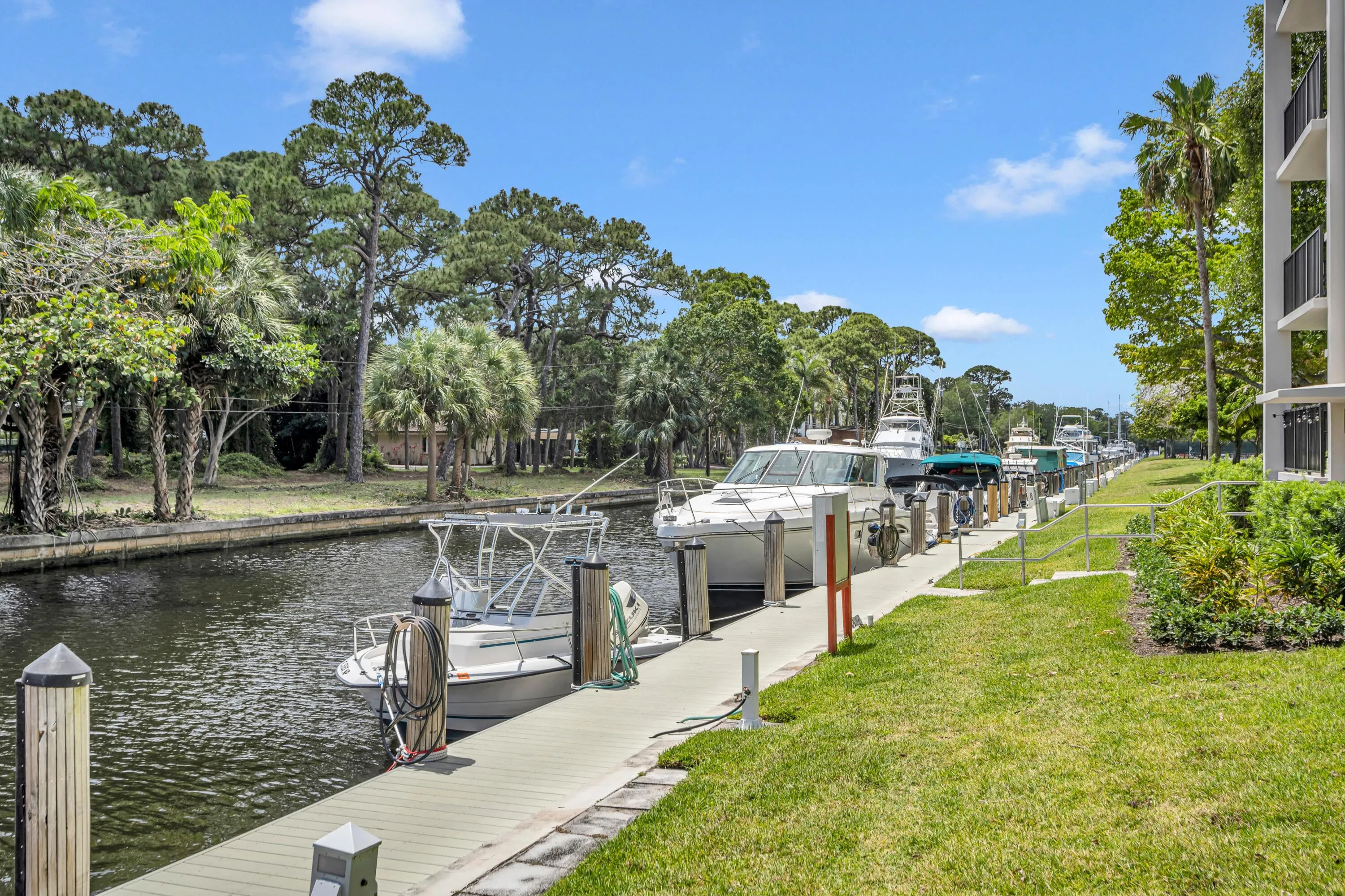 1000 RIVER REACH DR #505-39