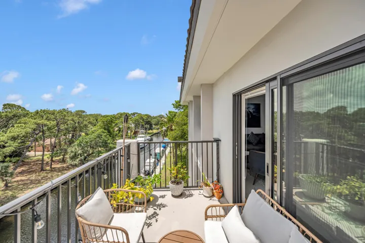 1000 RIVER REACH DR #505-10