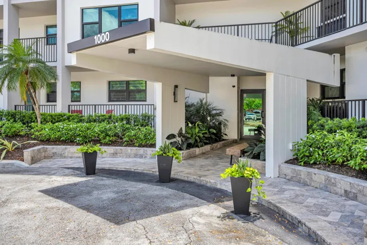 1000 RIVER REACH DR #505-2
