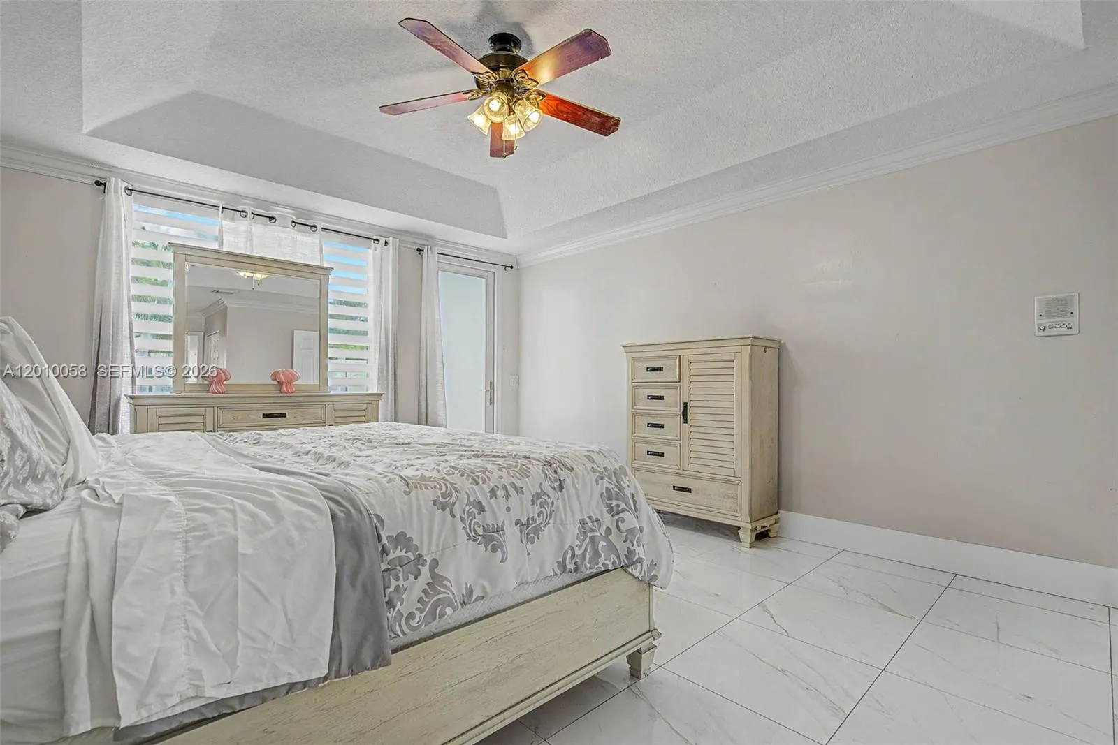 masterbedroom on the main floor