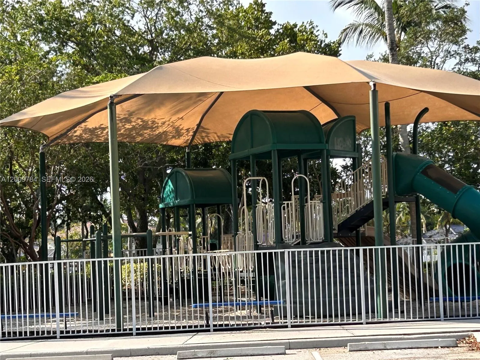 GREAT club house with pools, water slides, kid's pool, mini golf, playground, soccer field, basketball court, baseball cage, roller hockey court and more!