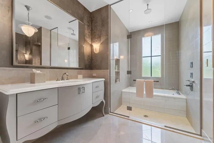 2nd FL Guest Bath