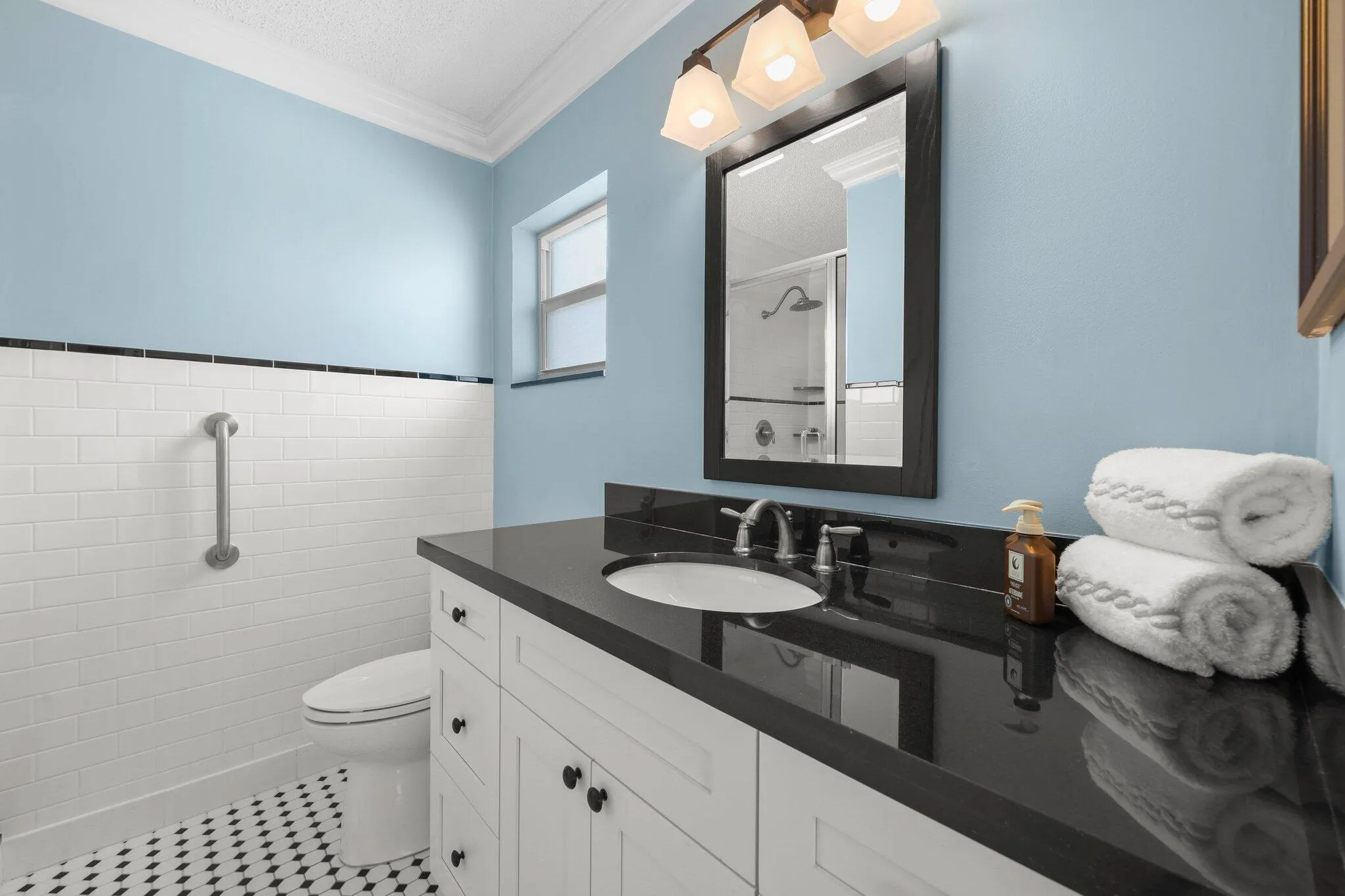 2114 Southwest 13th Pl - 21.jpg-SMALL