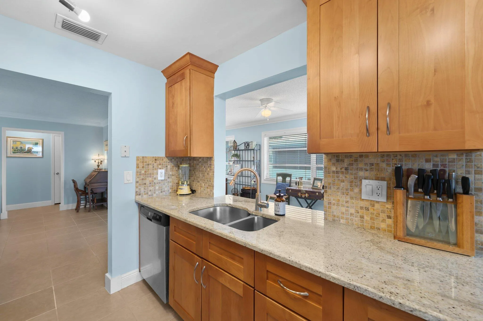 2114 Southwest 13th Pl - 31.jpg-SMALL