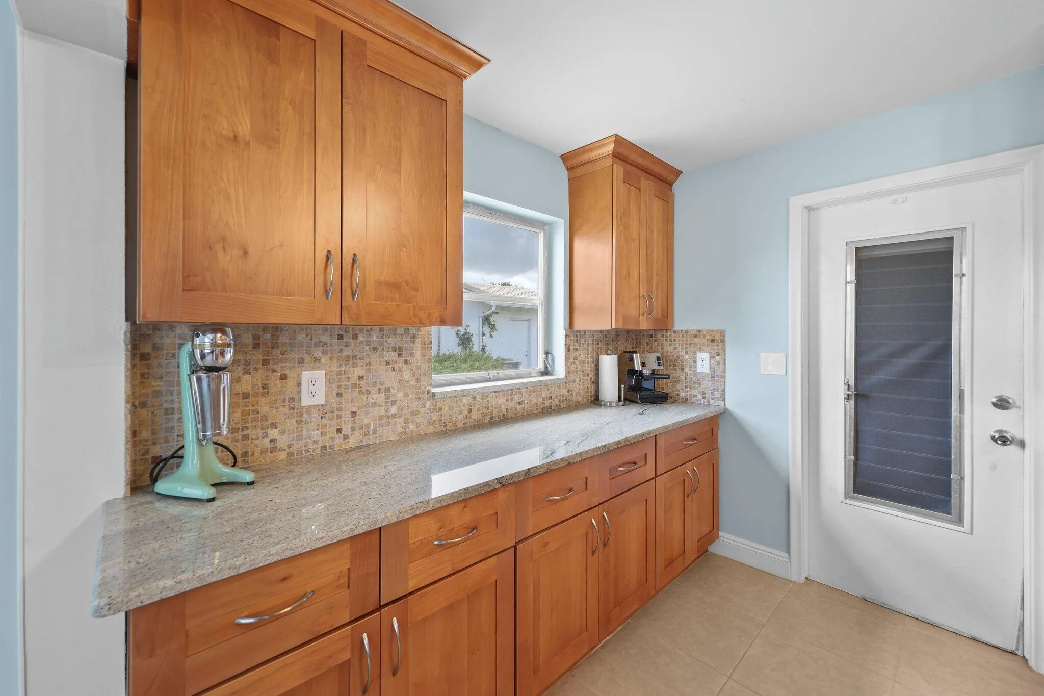 2114 Southwest 13th Pl - 29.jpg-SMALL