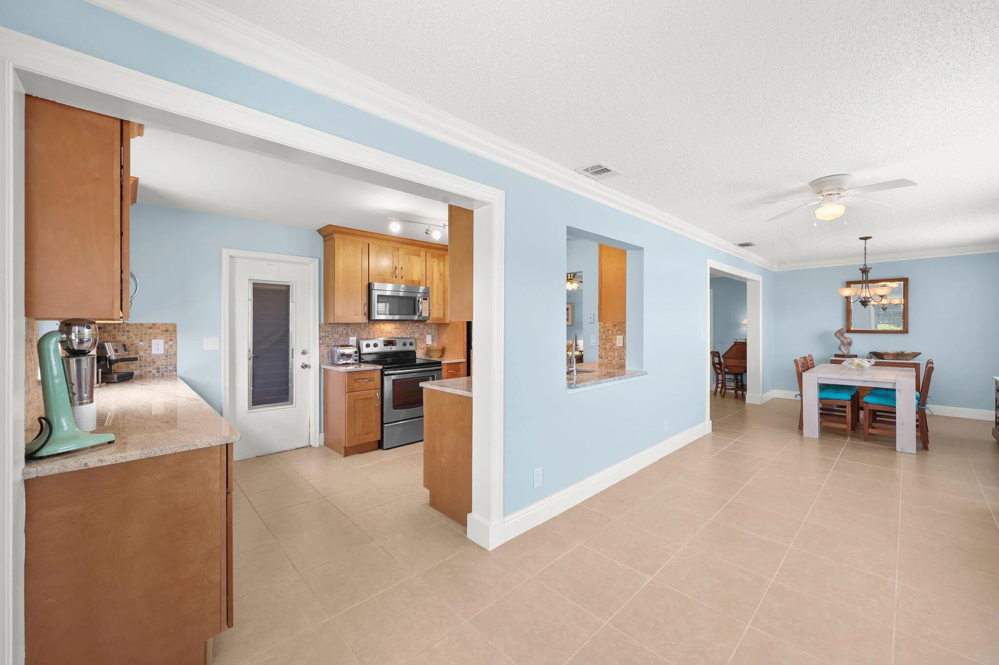 2114 Southwest 13th Pl - 27.jpg-SMALL