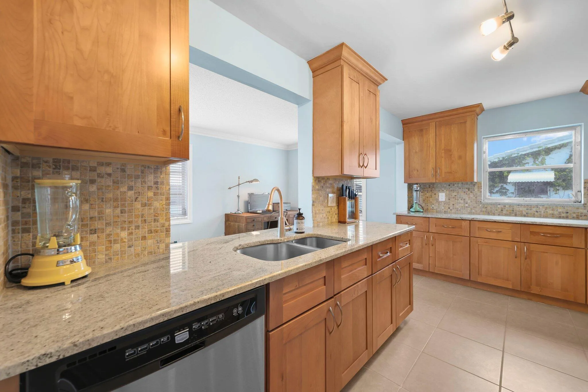 2114 Southwest 13th Pl - 33.jpg-SMALL