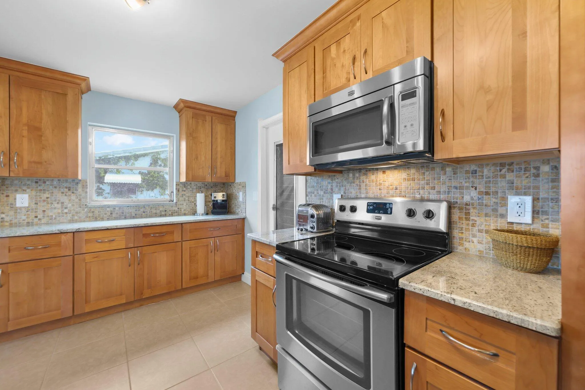 2114 Southwest 13th Pl - 32.jpg-SMALL