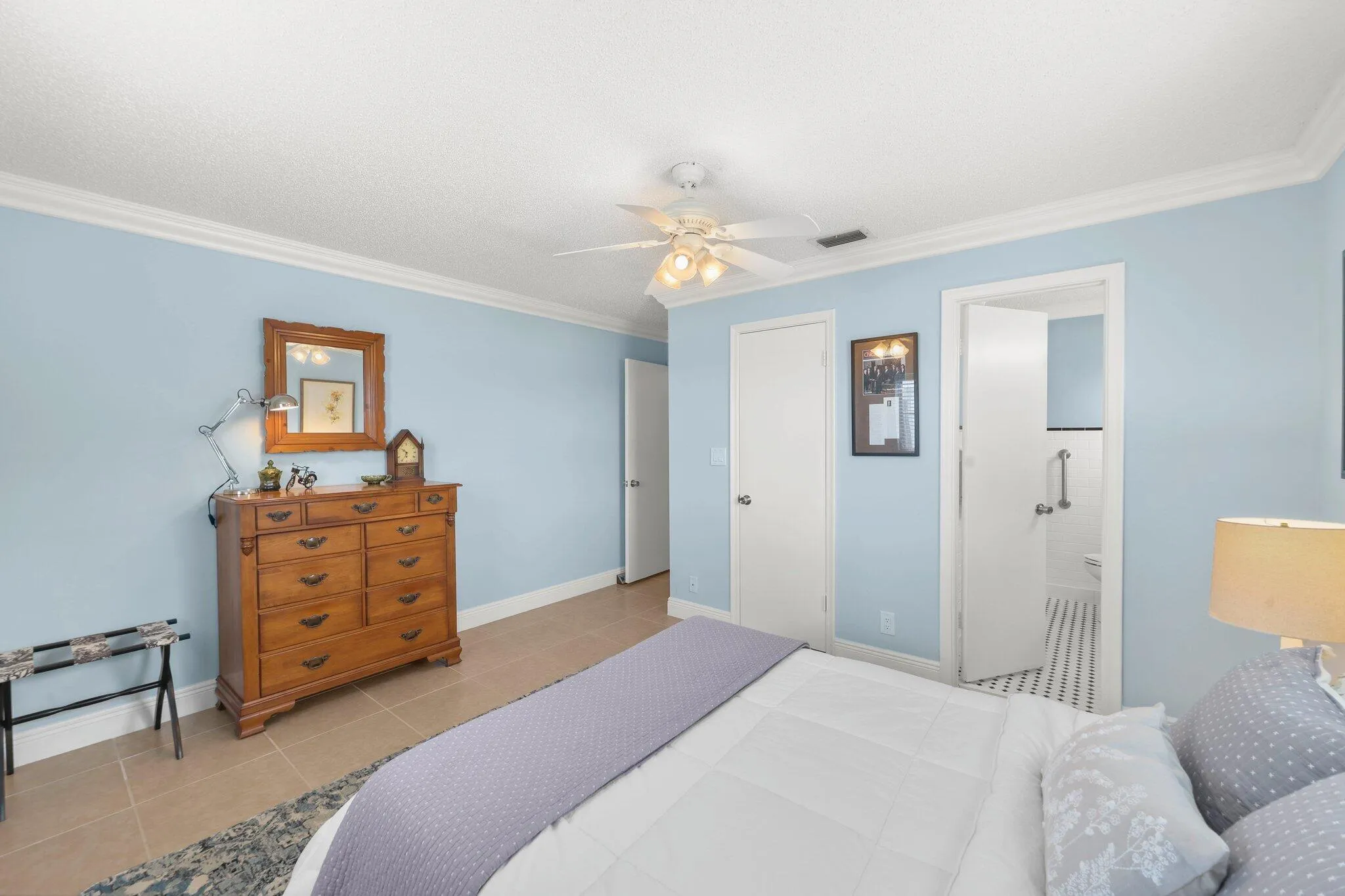 2114 Southwest 13th Pl - 19.jpg-SMALL