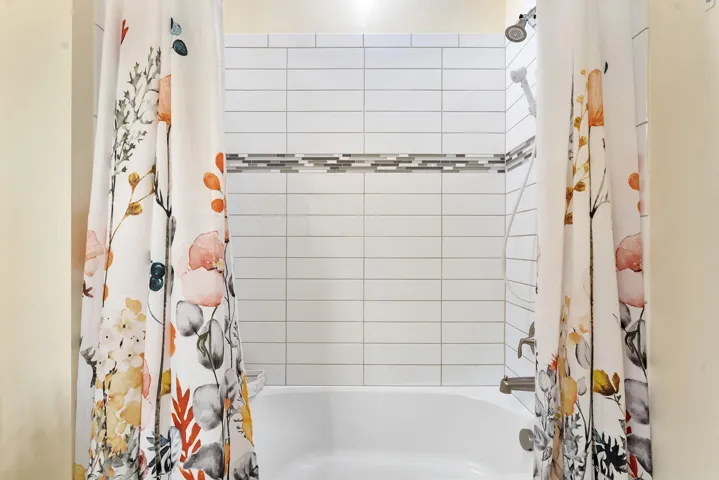 2nd full bathtub