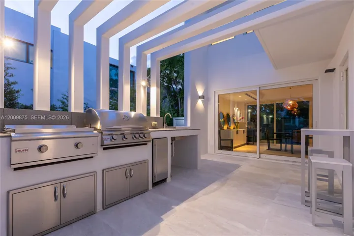 summer kitchen