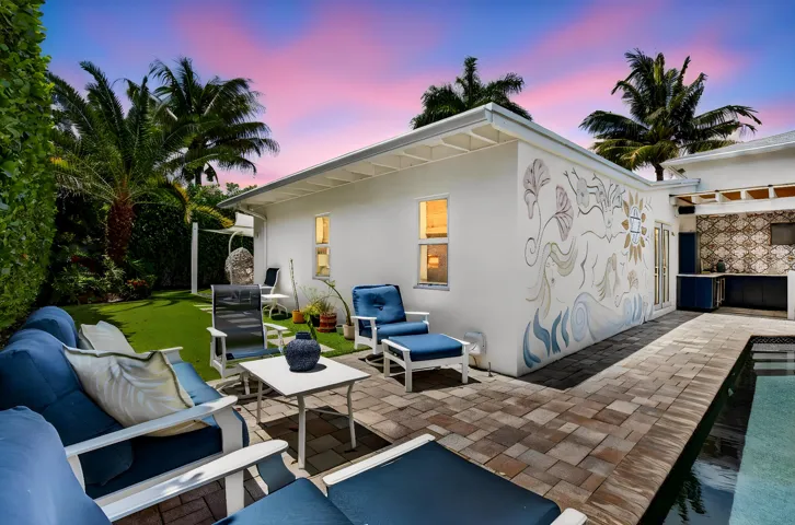 Private Lounge Area
