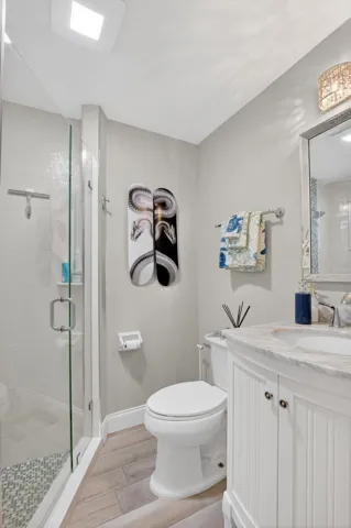 Full Guest Bathroom