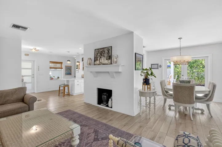 Living Room / Dining Room