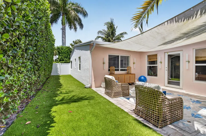 Private Side Patio