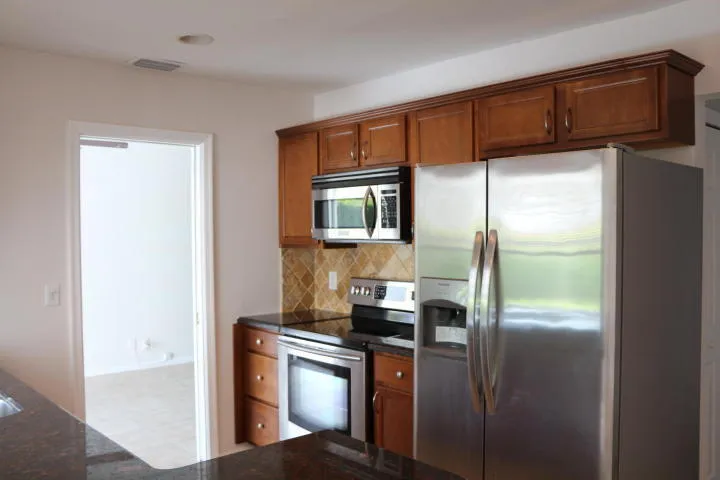 9 Burning Tree - Kitchen 2