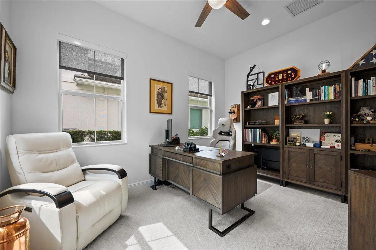 Office/Den/5th Bedroom
