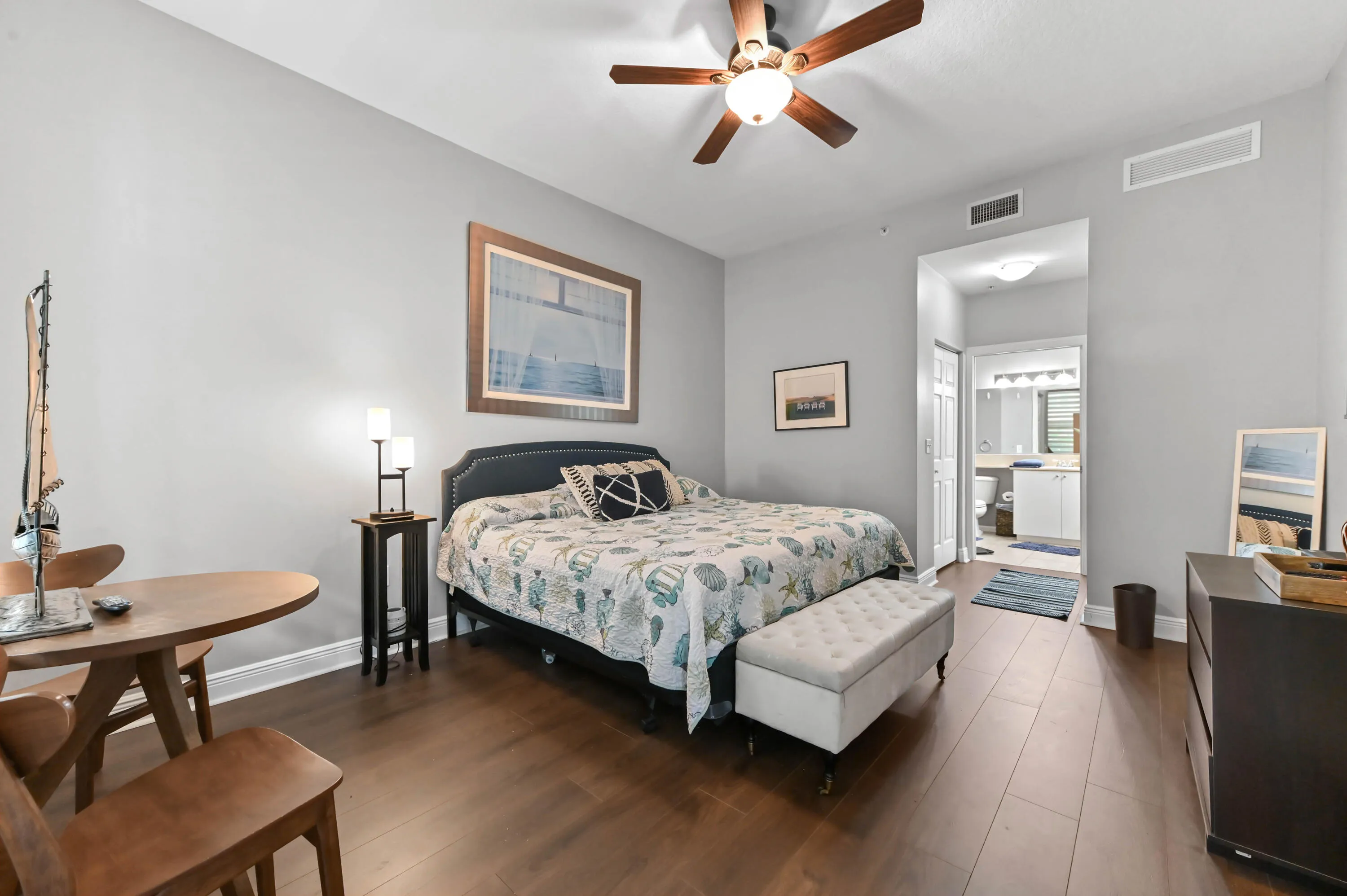11 bedroom 01