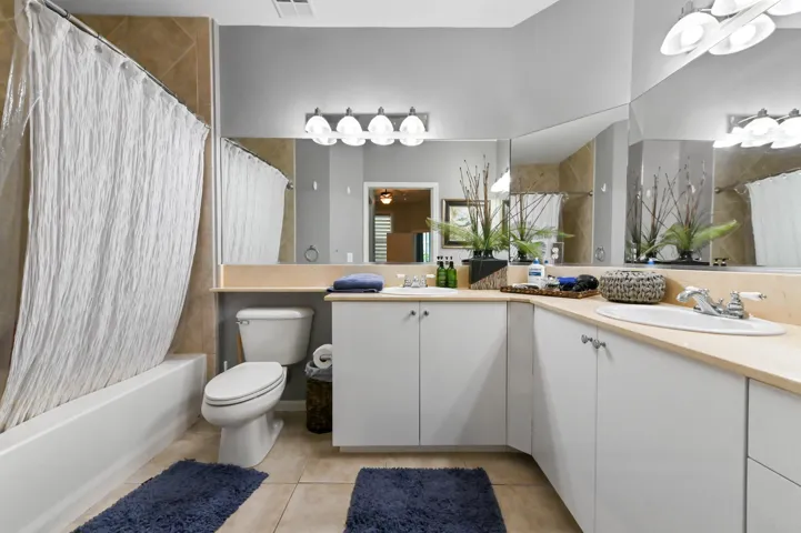 16 bathroom 01