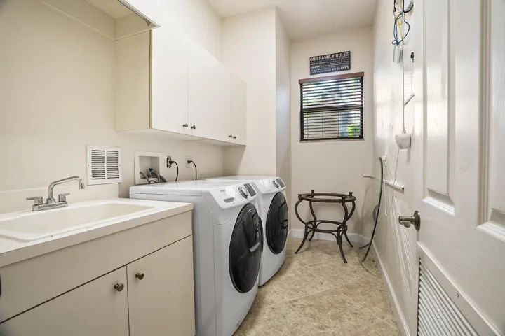 Wellington, FL House – Laundry