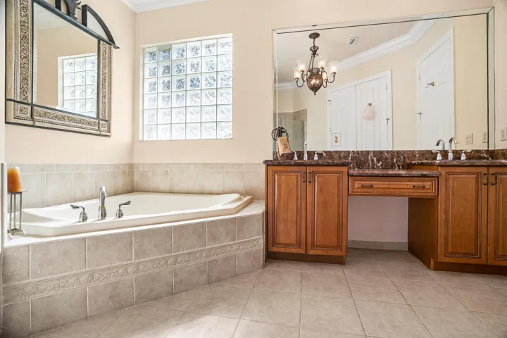Wellington, FL House – Bathroom