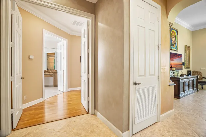 Wellington, FL House – Hallway