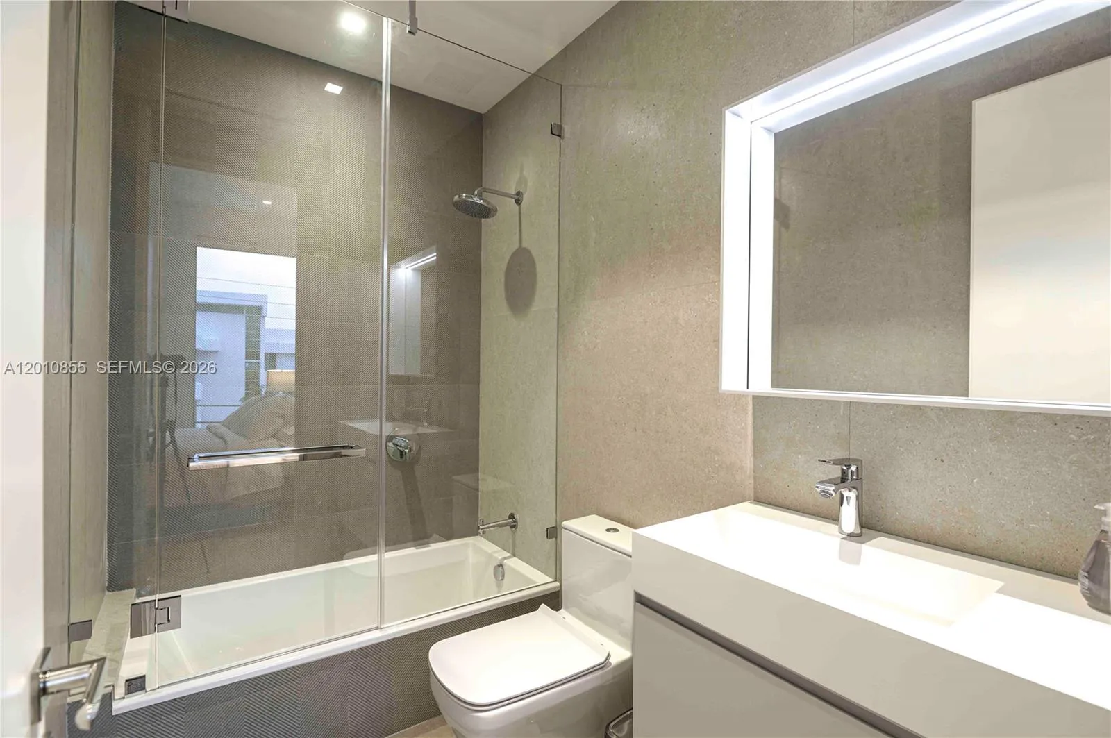 Property photo 125