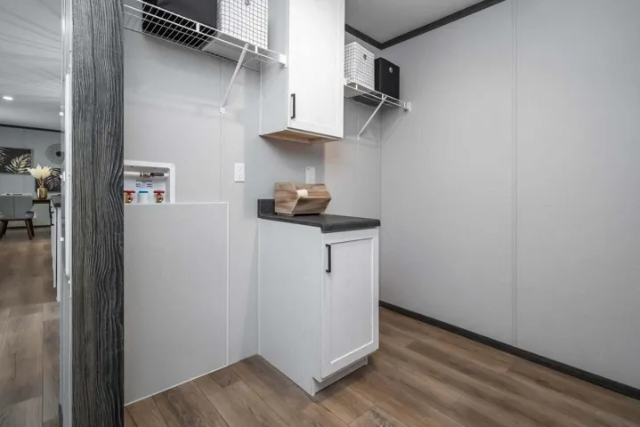 Sunlight_052_Utility_Room_1