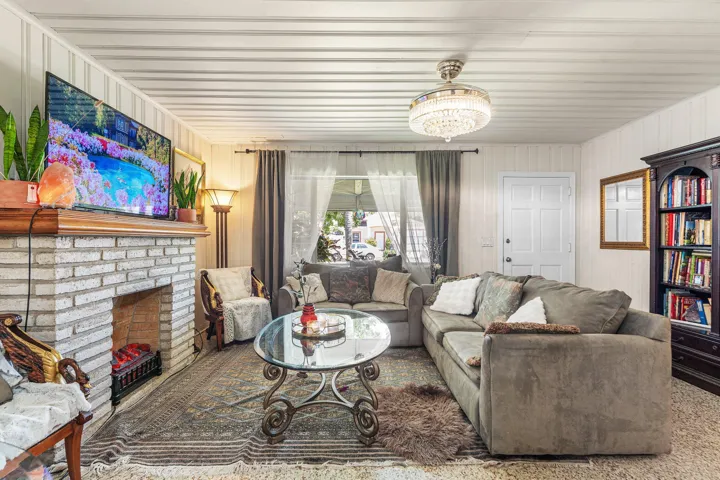 007-418KernStreet-WestPalmBeach-FL-33405