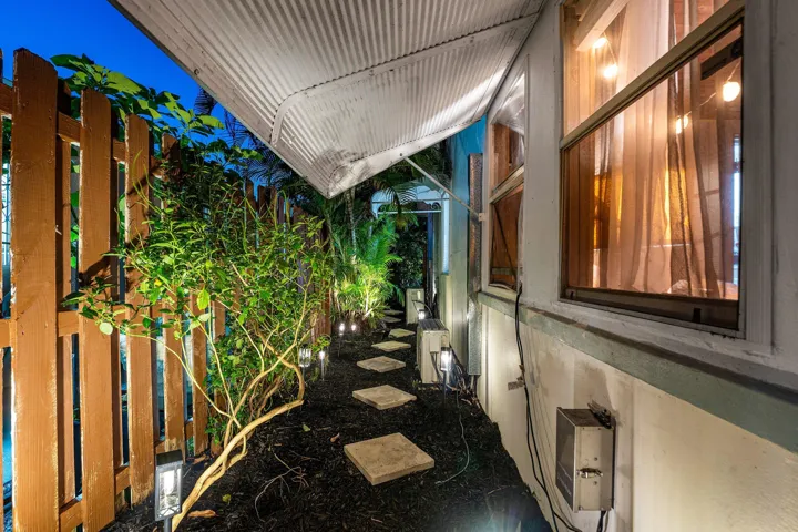 058-418KernStreet-WestPalmBeach-FL-33405