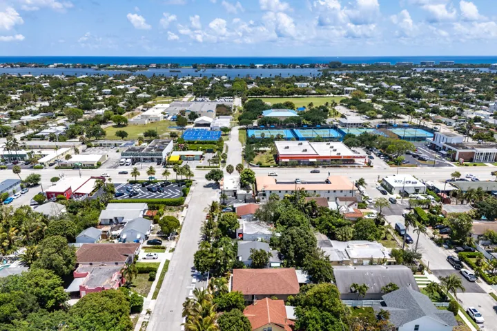 042-418KernStreet-WestPalmBeach-FL-33405